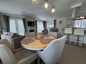 Diner- click for photo gallery